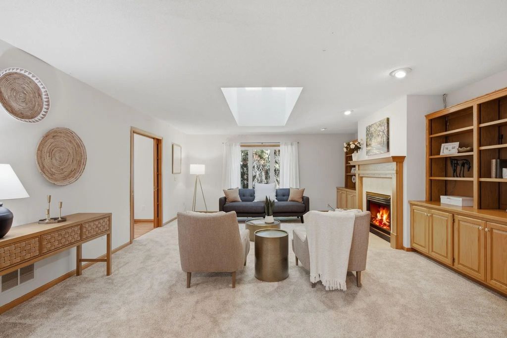 12827 Dover Court, Apple Valley