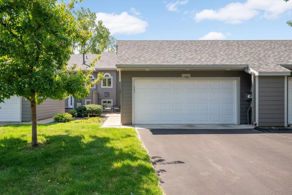 11887 Minnetonka Boulevard, Minnetonka