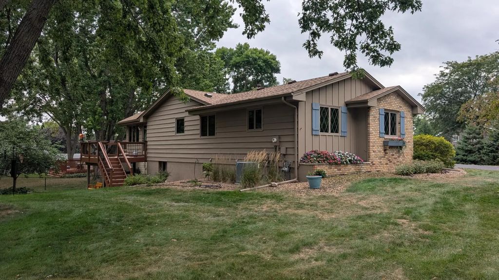 8365 Heather Avenue, Eden Prairie