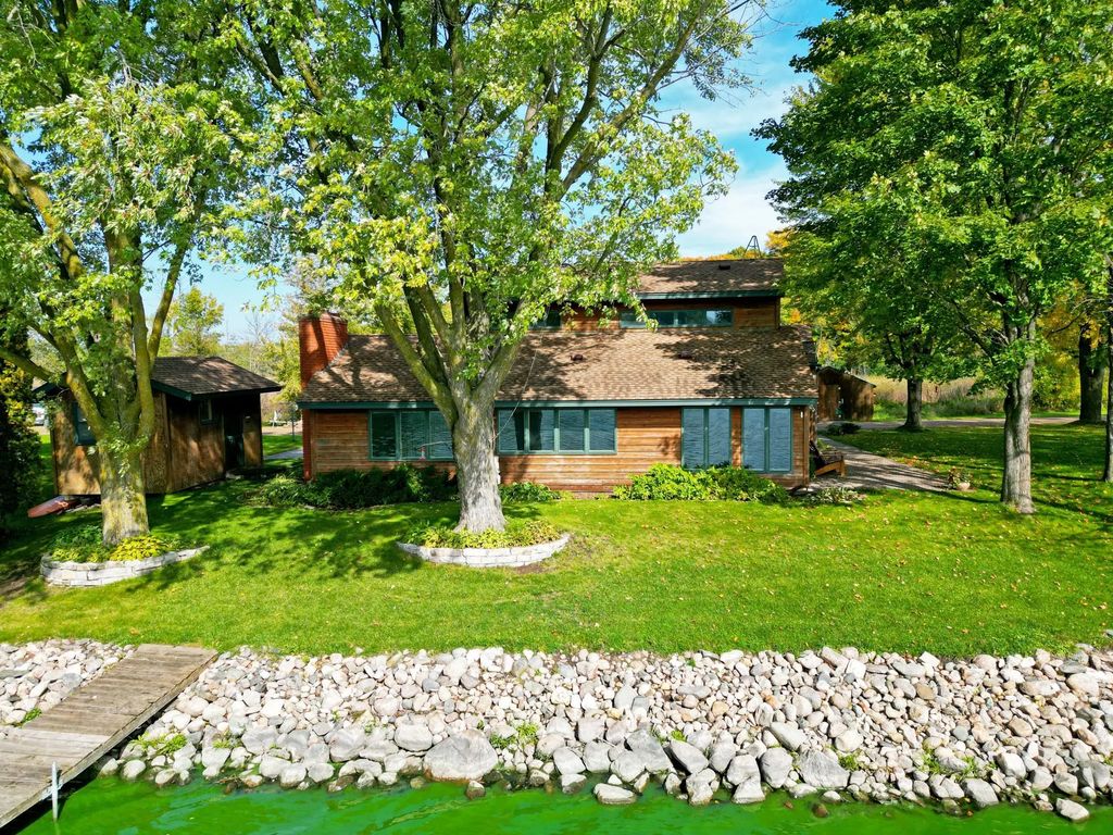 1811 Grant Avenue Nw, Maple Lake
