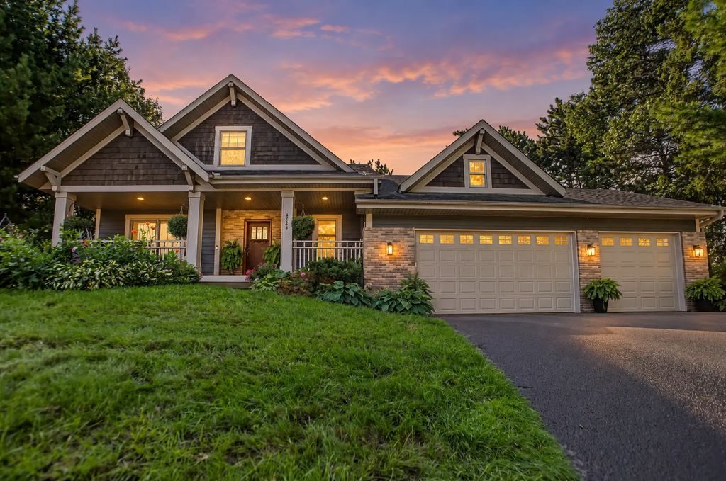 4844 Pinecroft Court N, Stillwater
