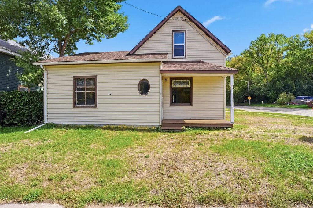 301 Main Avenue N, Red Lake Falls