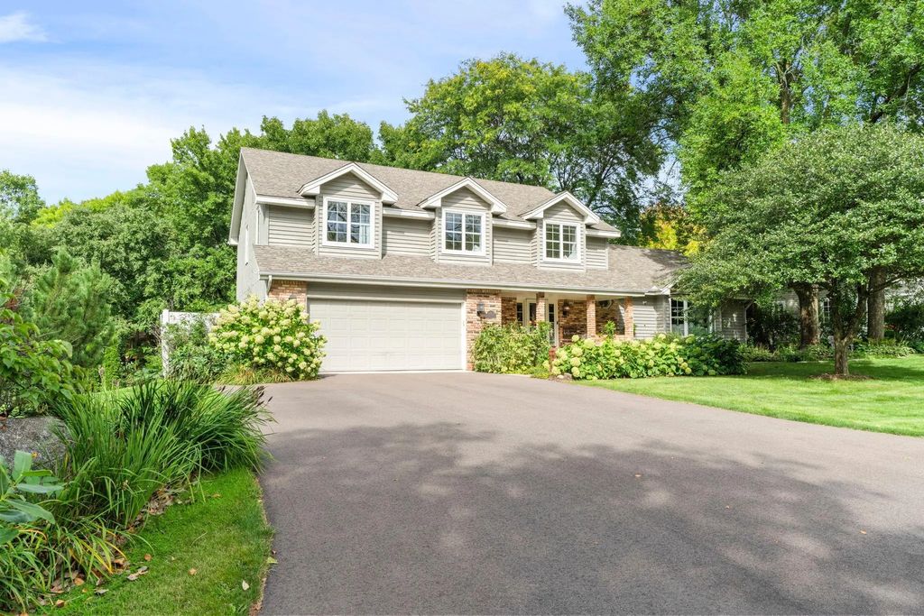2600 Jewel Lane N, Plymouth