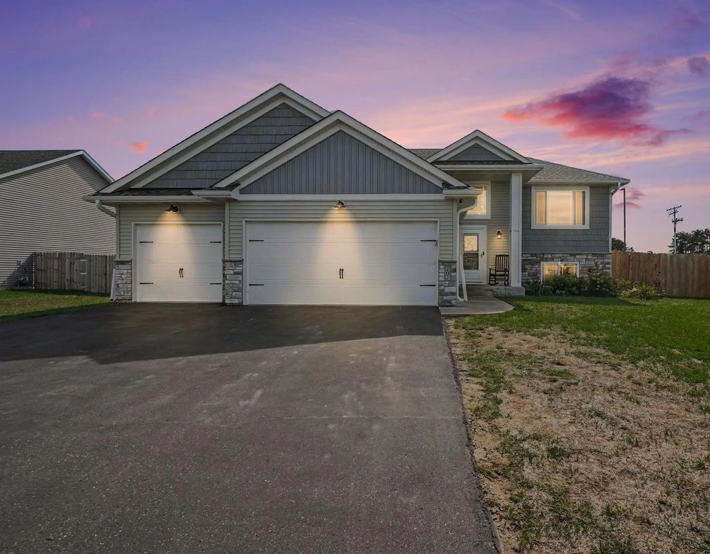 707 Hickory Street Sw, Isanti