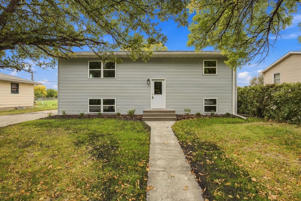 1729 17th Street S, Fargo