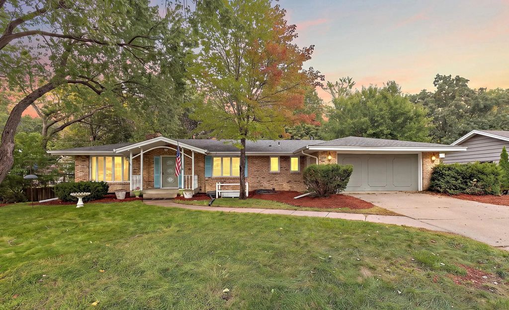 1495 Trollhagen Drive, Fridley