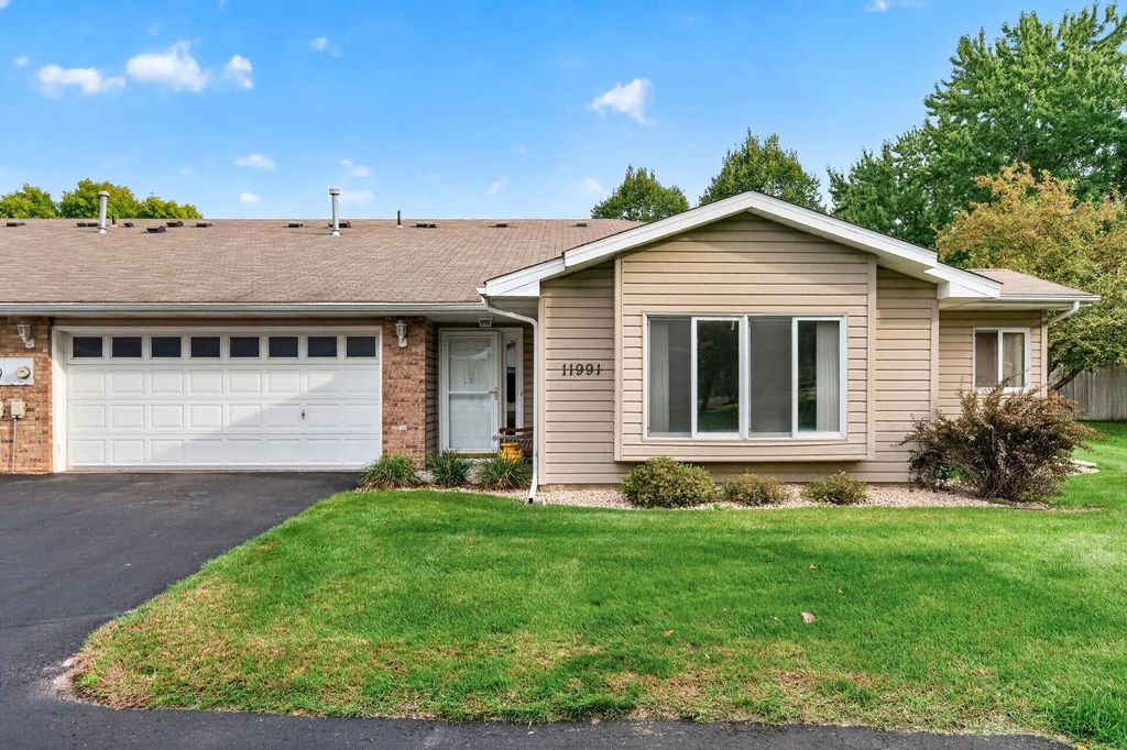 11991 Yellow Pine Street Nw, Coon Rapids