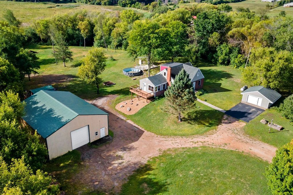 4555 Spruce Way, Orono