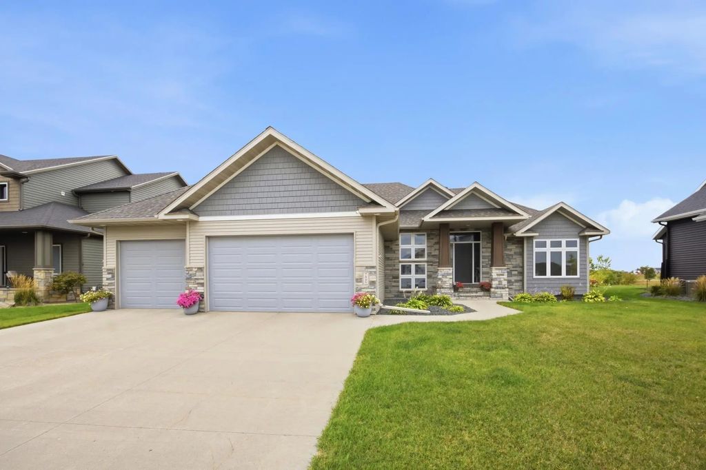 7045 Golden Valley Parkway S, Fargo