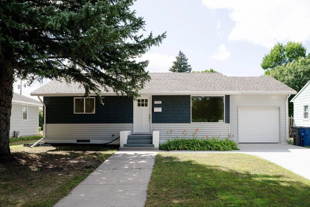 705 18th Street N, Moorhead