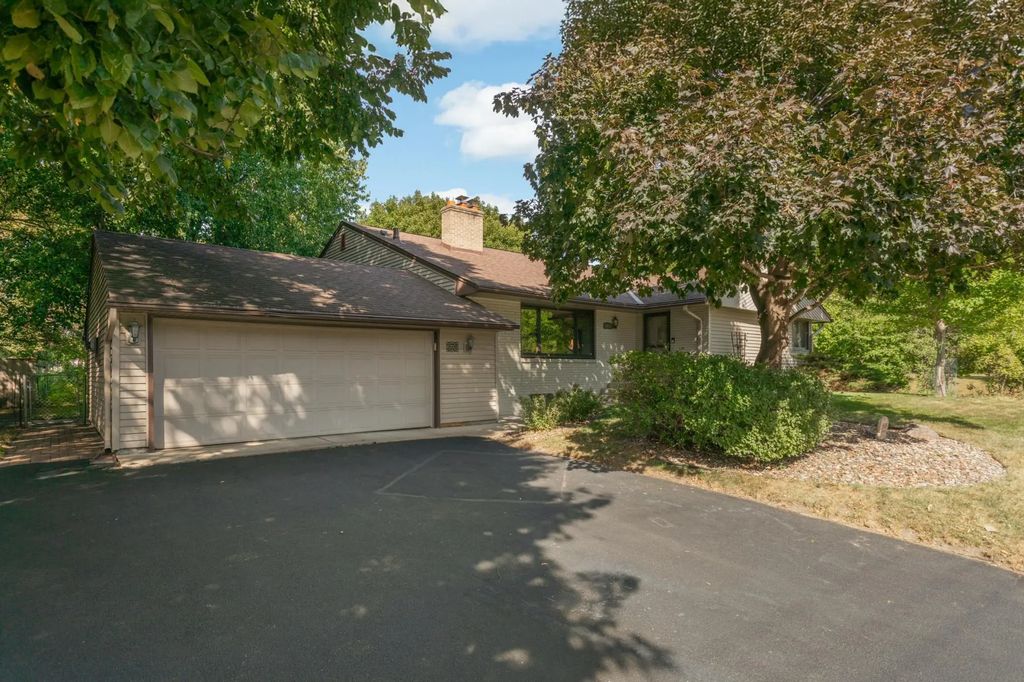 2608 W 102nd Street, Bloomington