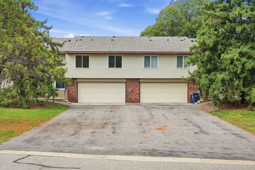 13642 Knox Drive, Burnsville