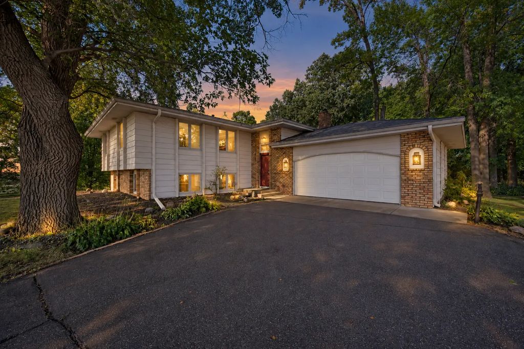 7572 Garrison Avenue Ne, Monticello