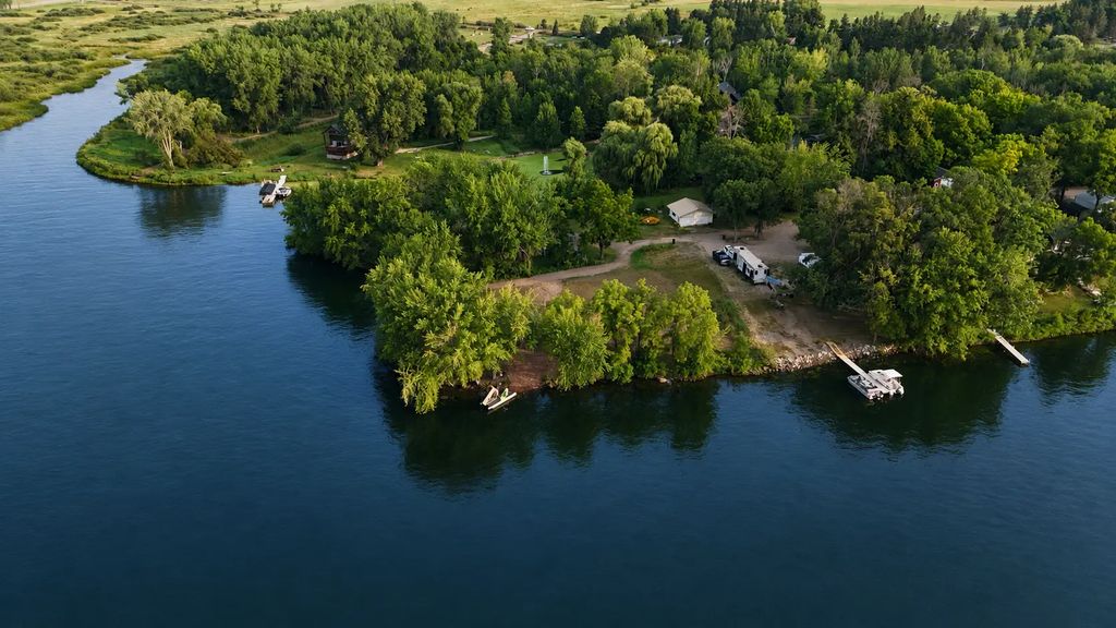 Xxx Lake Mist Drive, Grasston