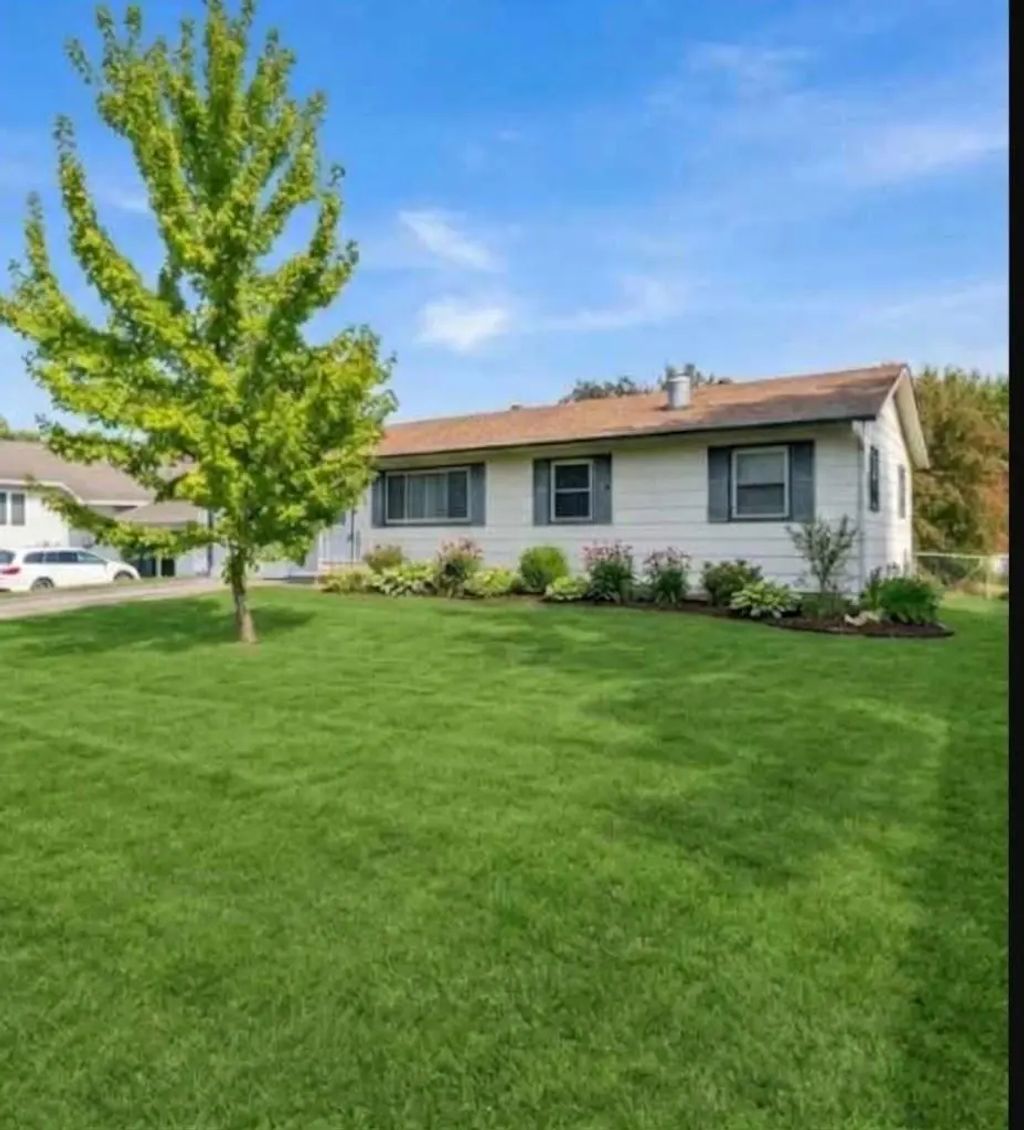 6432 Zealand Avenue N, Brooklyn Park