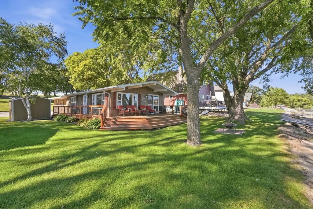 22129 53rd Street Nw, Sunburg