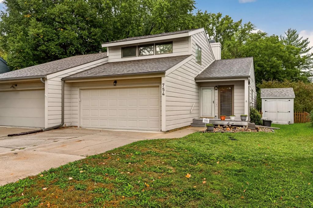 754 Neville Court Se, Rochester
