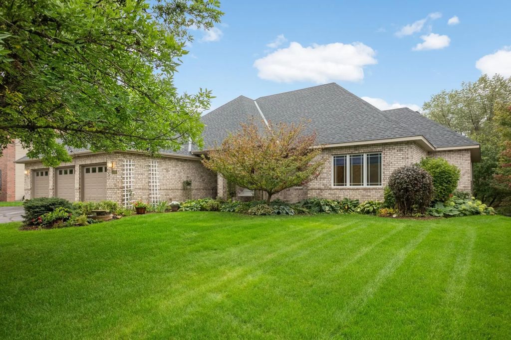 1443 Riverbluff Drive, Hastings