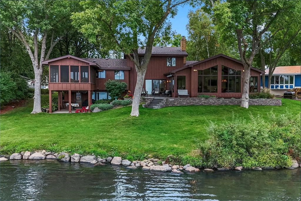 2162 Lakebrook Drive, New Brighton