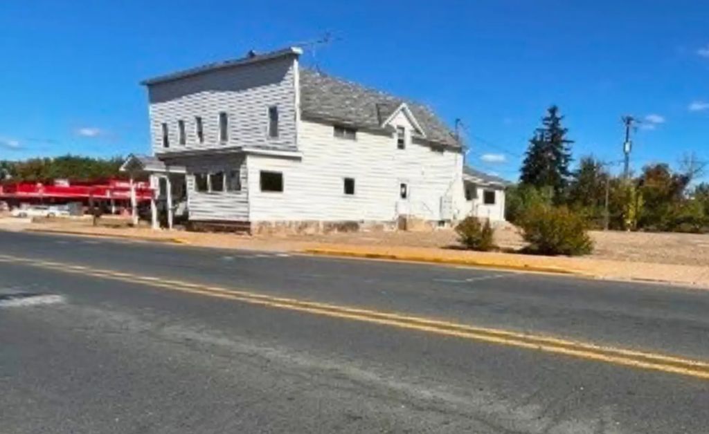 118 Spring Street, Somerset