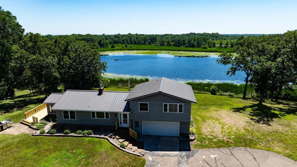 1307 County Road 44, South Haven