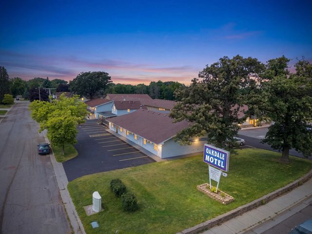 1418 S Oak Avenue, Owatonna