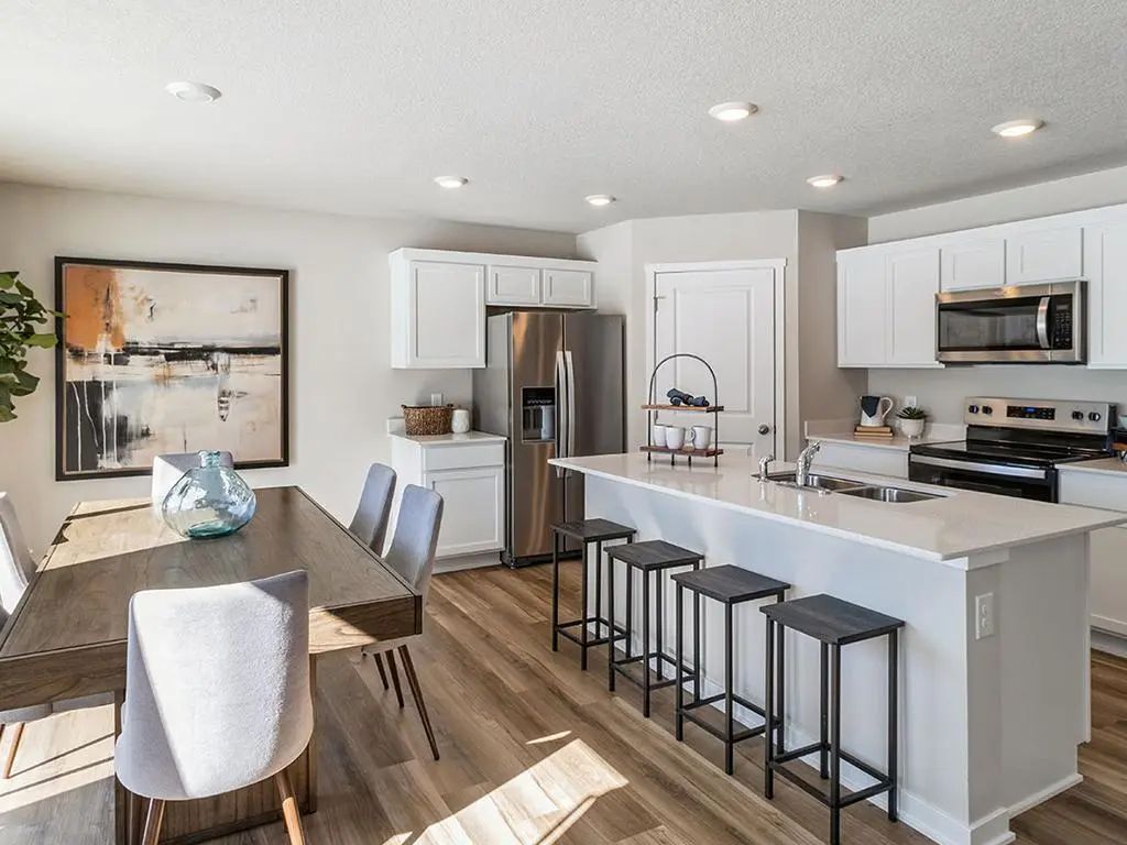 2045 Aquarius Drive, Shakopee