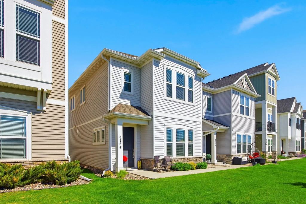 8164 Arrowwood Lane N, Maple Grove