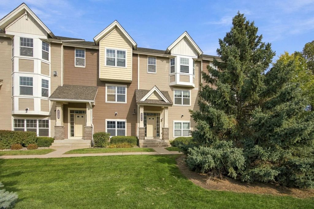 3721 Hazel Trail C, Woodbury