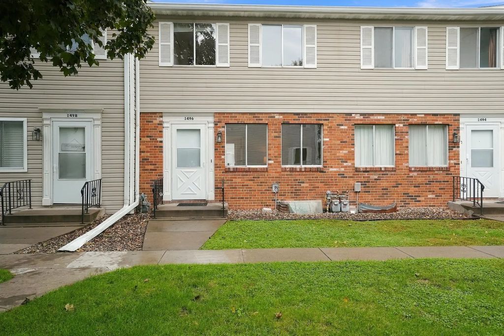 1496 Goodwin Avenue N, Oakdale