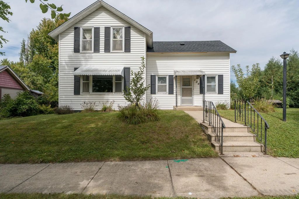 106 W South Street, Janesville