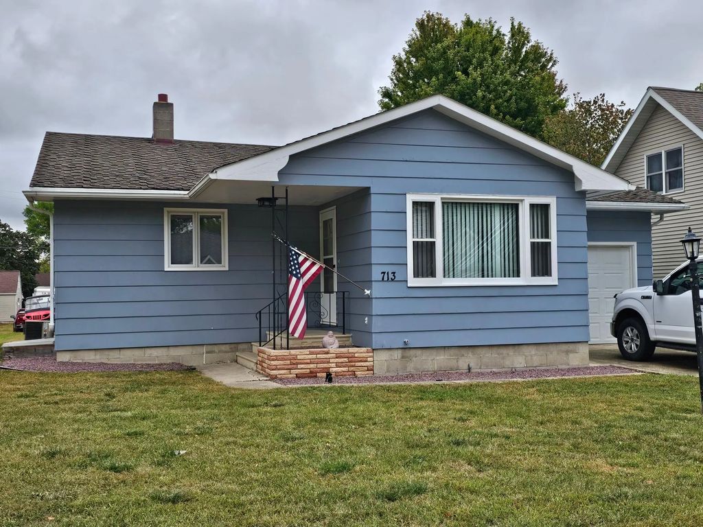 713 S Elm Street, Lamberton