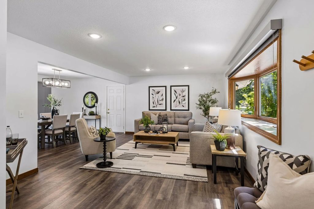 2301 Flag Avenue S, Saint Louis Park