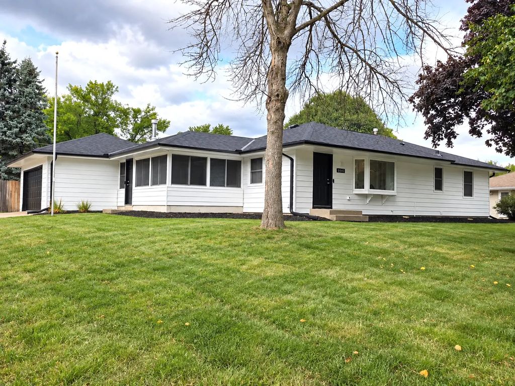 8542 Greystone Avenue S, Cottage Grove