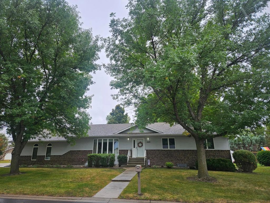 1409 6th Avenue N, Wahpeton