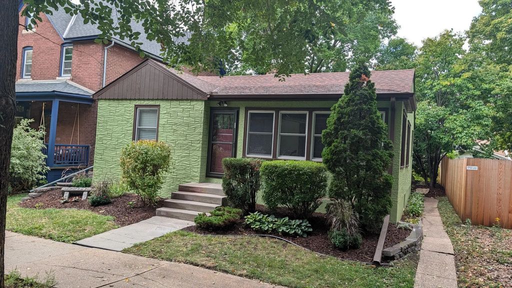 323 Daly Street, Saint Paul