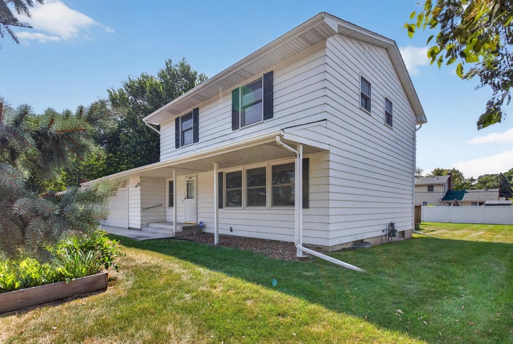 1772 Eldridge Avenue W, Roseville