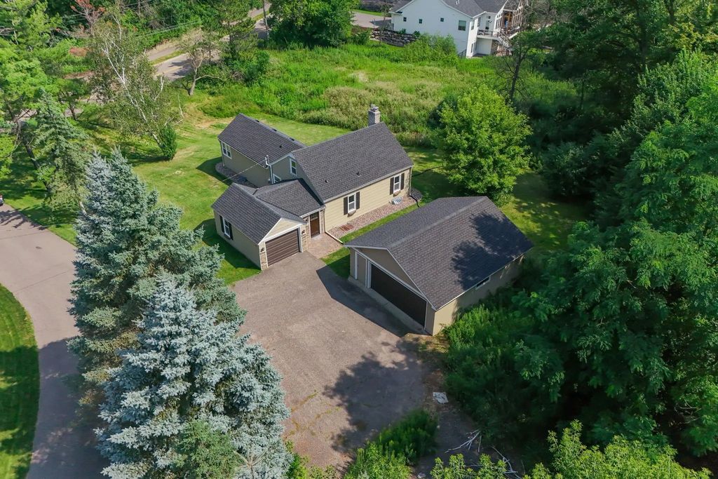 1922 Oakland Road, Minnetonka