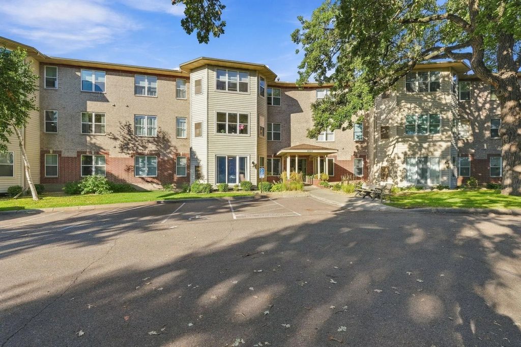 8500 Franlo Road 205, Eden Prairie