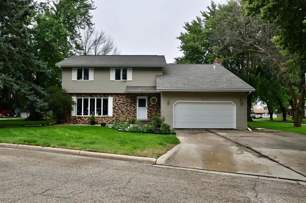 107 Circle Drive, Sibley