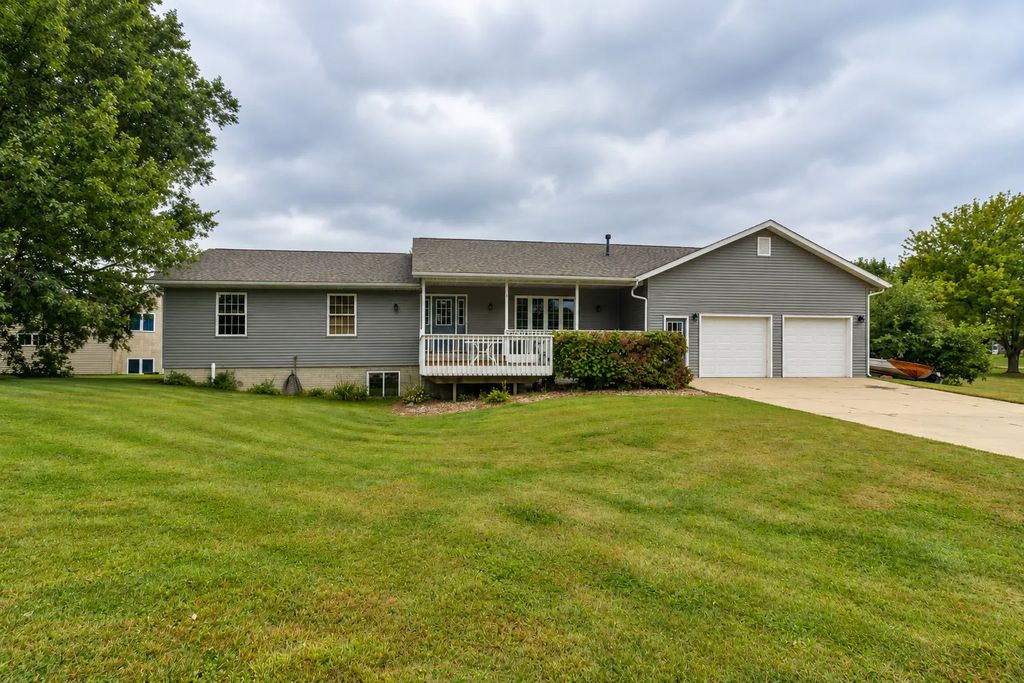 111 Loraine Drive, Lake Crystal