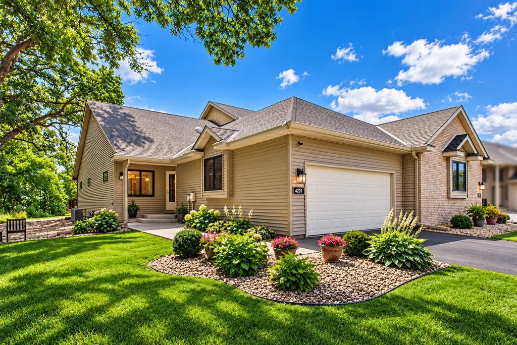 4201 93rd Avenue N, Brooklyn Park