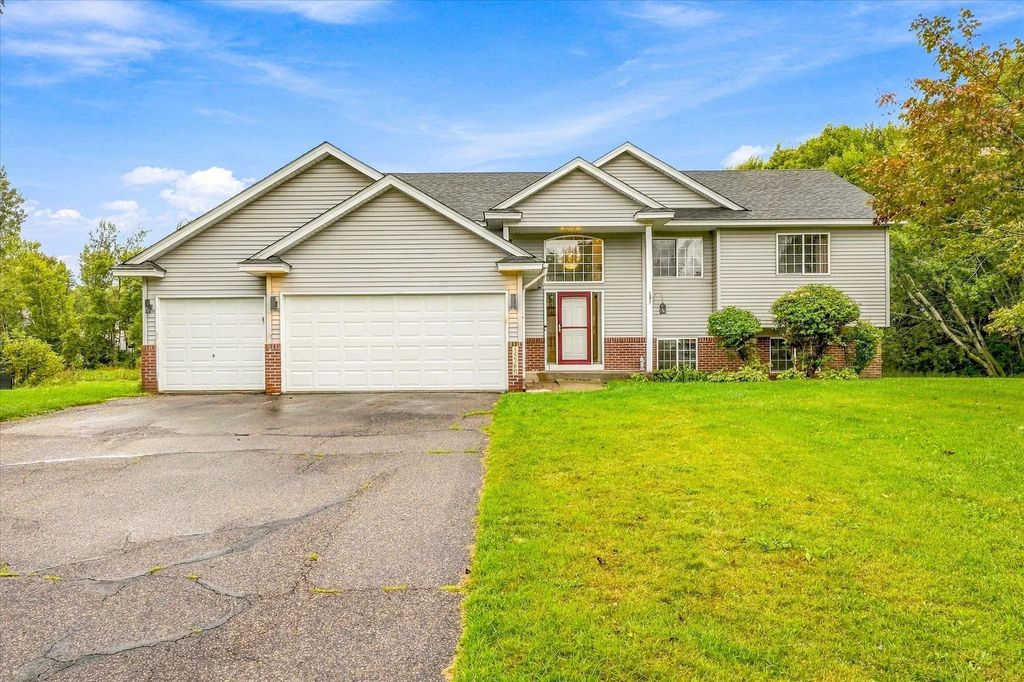 15740 Yellow Pine Street Nw, Andover