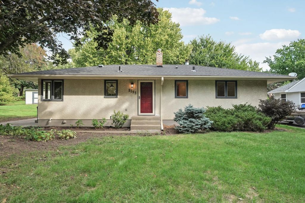 2153 Holloway Avenue E, North Saint Paul