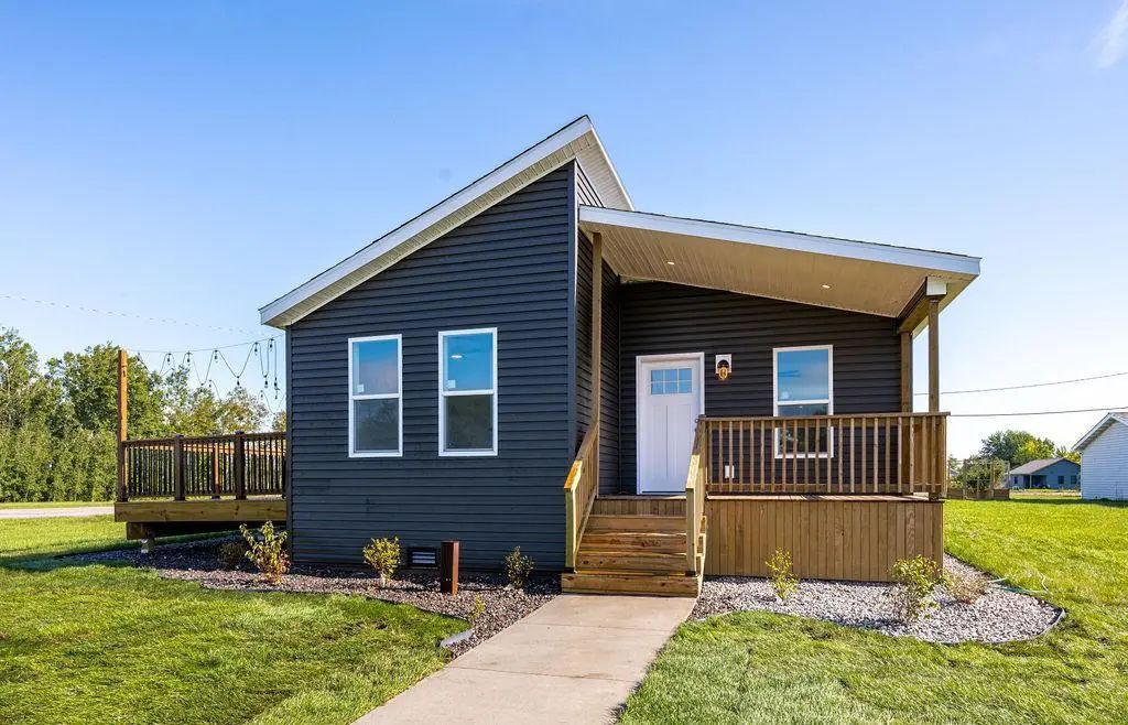 1801 E 10th Street, Superior