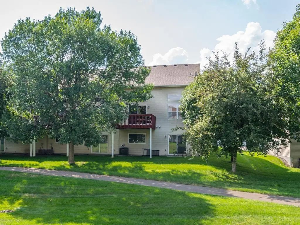 2955 Wyndam Court, Shakopee