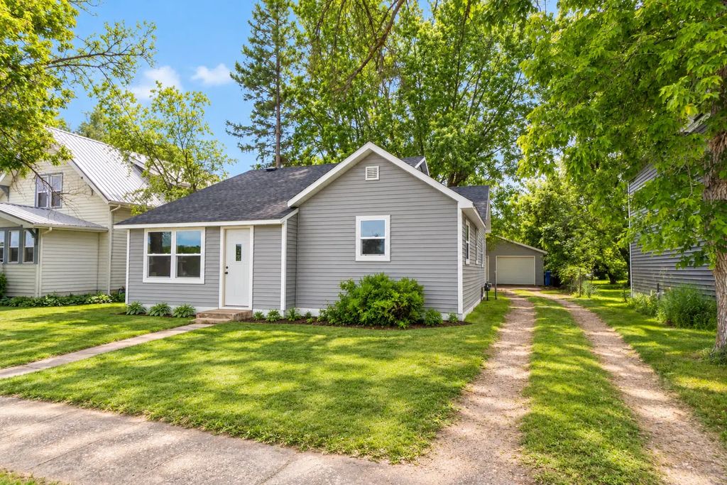 114 E Juniper Avenue, Frazee