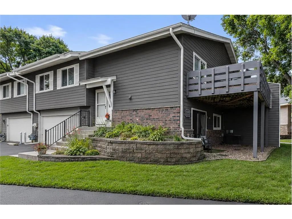 11123 Xavier Circle, Bloomington