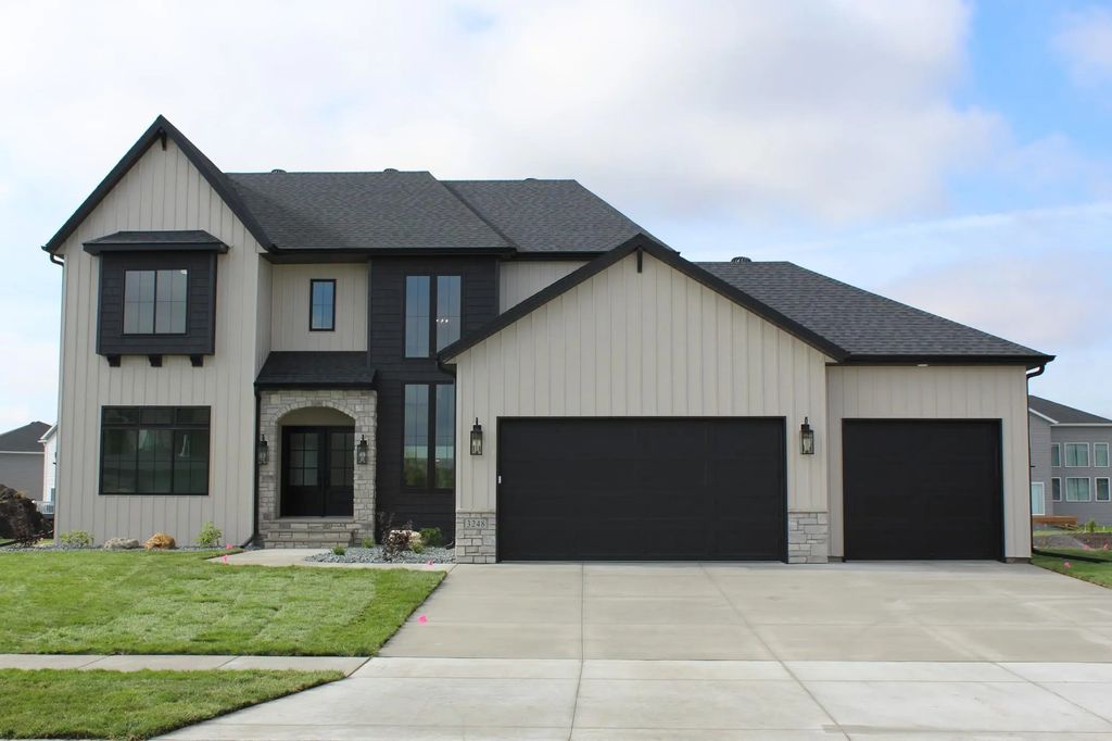 3248 66th Avenue S, Fargo