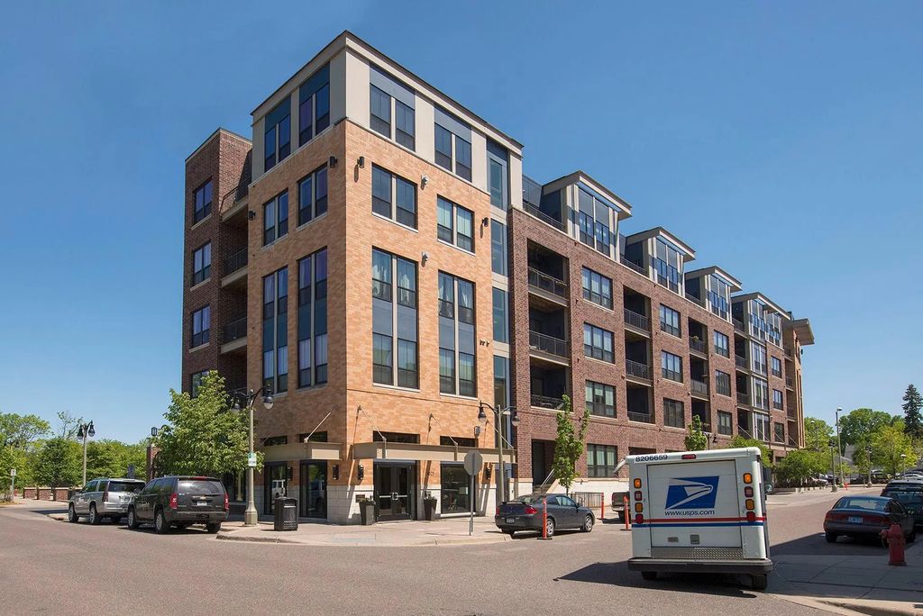 4525 Park Commons Drive 202, Saint Louis Park